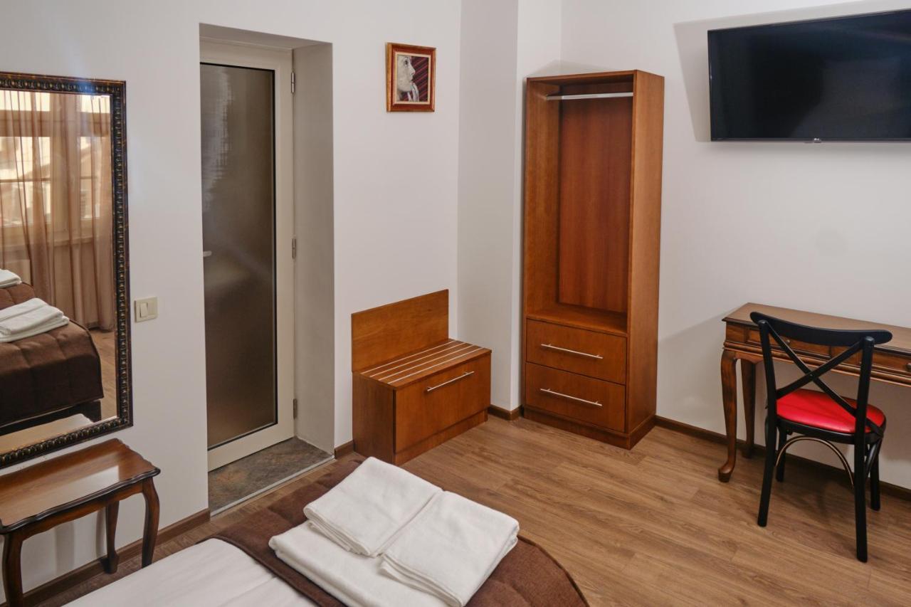 Hotel Splendid Pleven Bagian luar foto