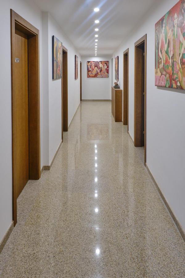 Hotel Splendid Pleven Bagian luar foto