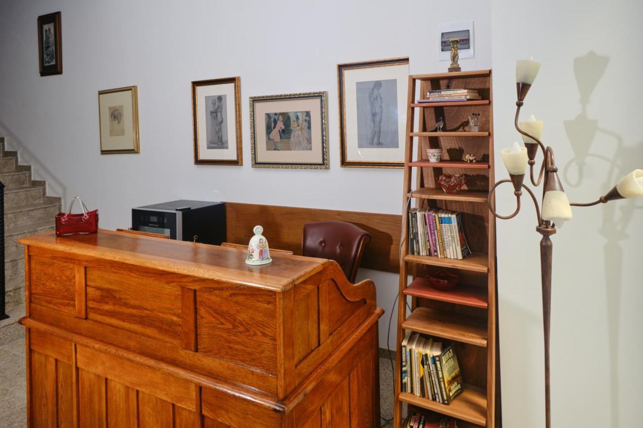 Hotel Splendid Pleven Bagian luar foto