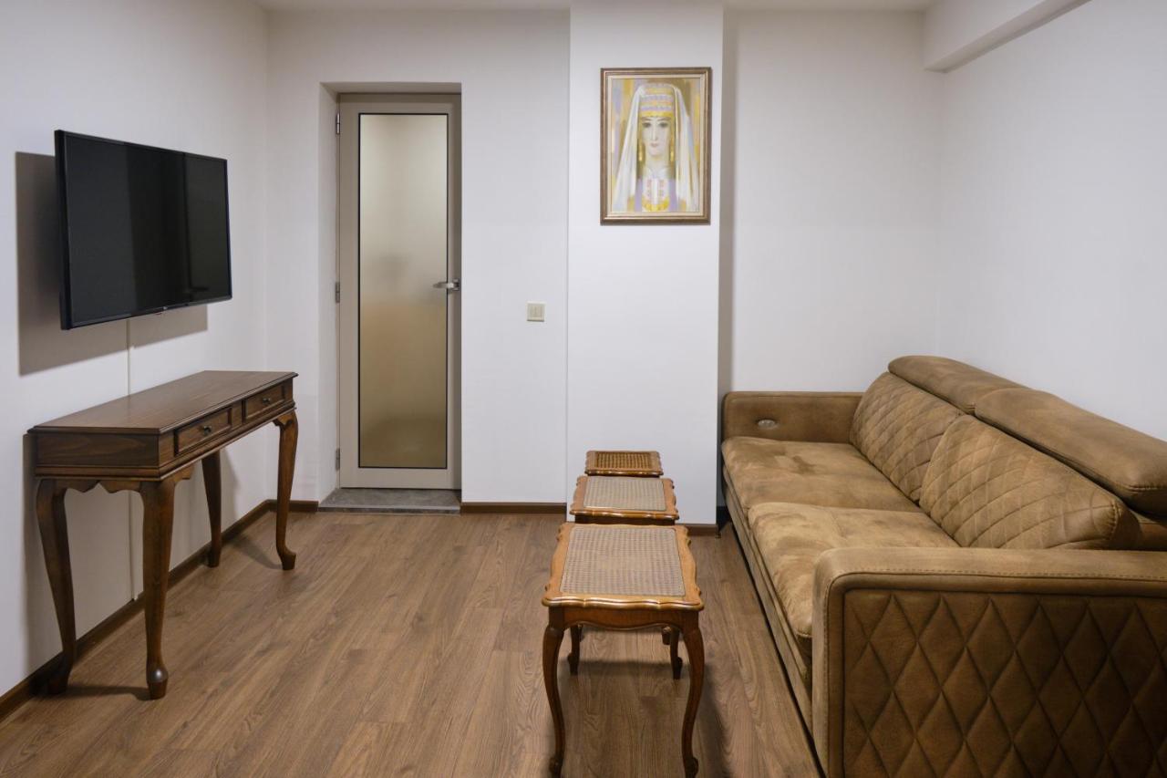 Hotel Splendid Pleven Bagian luar foto