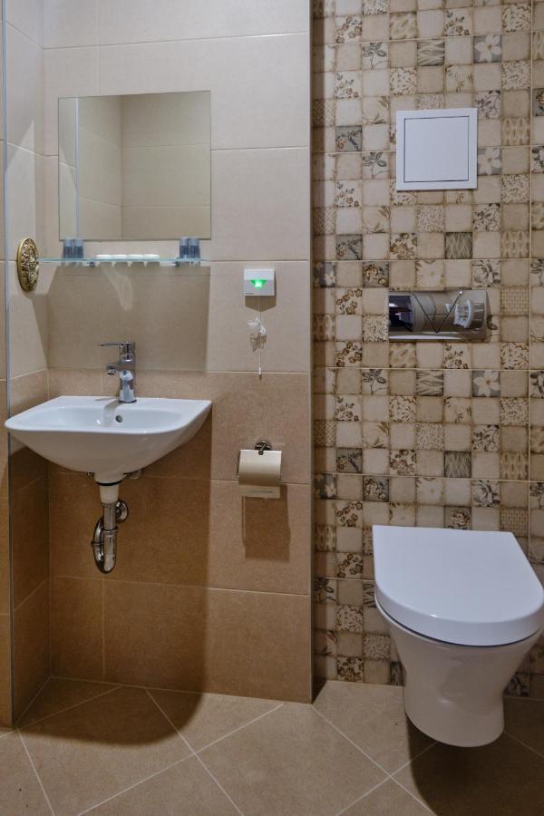 Hotel Splendid Pleven Bagian luar foto