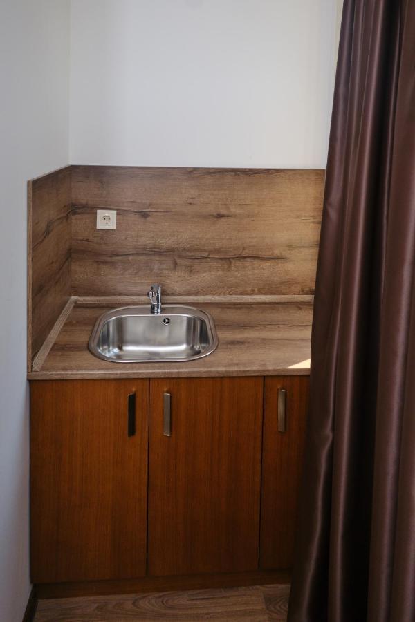 Hotel Splendid Pleven Bagian luar foto