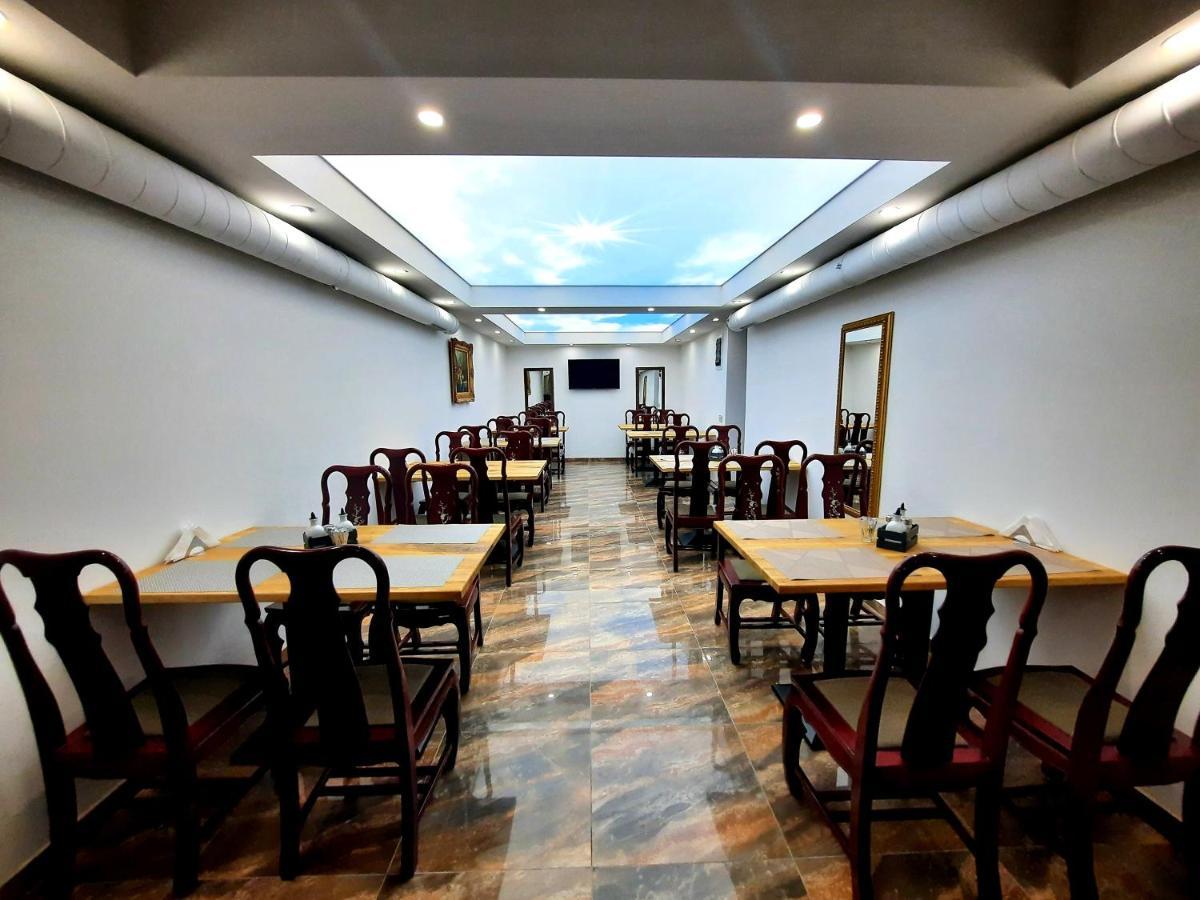 Hotel Splendid Pleven Bagian luar foto
