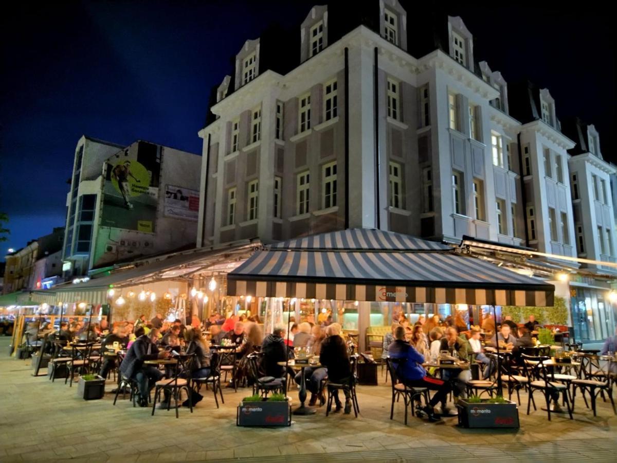 Hotel Splendid Pleven Bagian luar foto